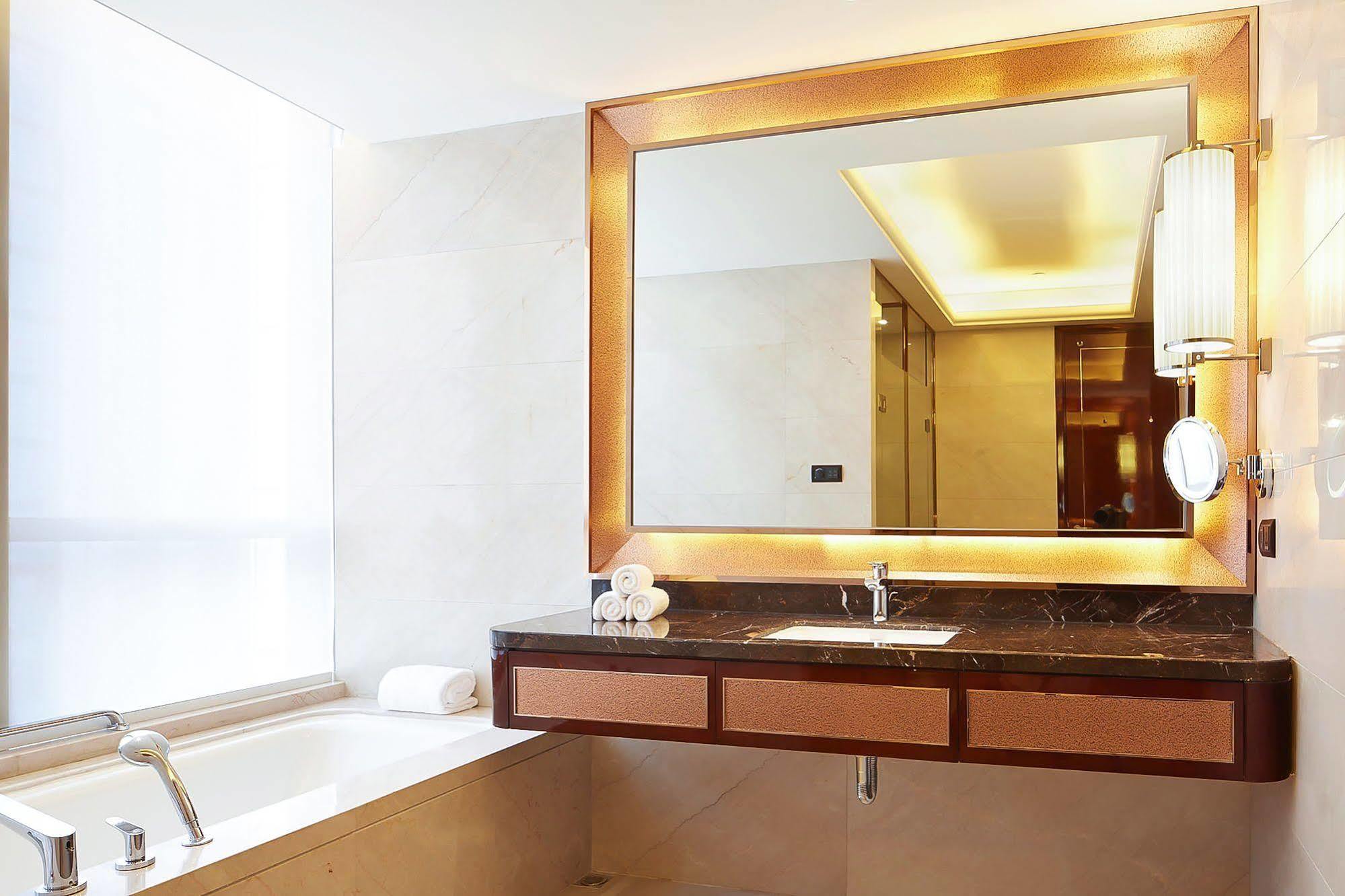 Sheraton Grand Zhengzhou Hotel Dış mekan fotoğraf
