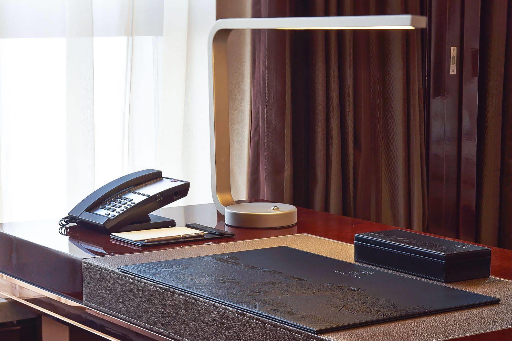 Sheraton Grand Zhengzhou Hotel Dış mekan fotoğraf